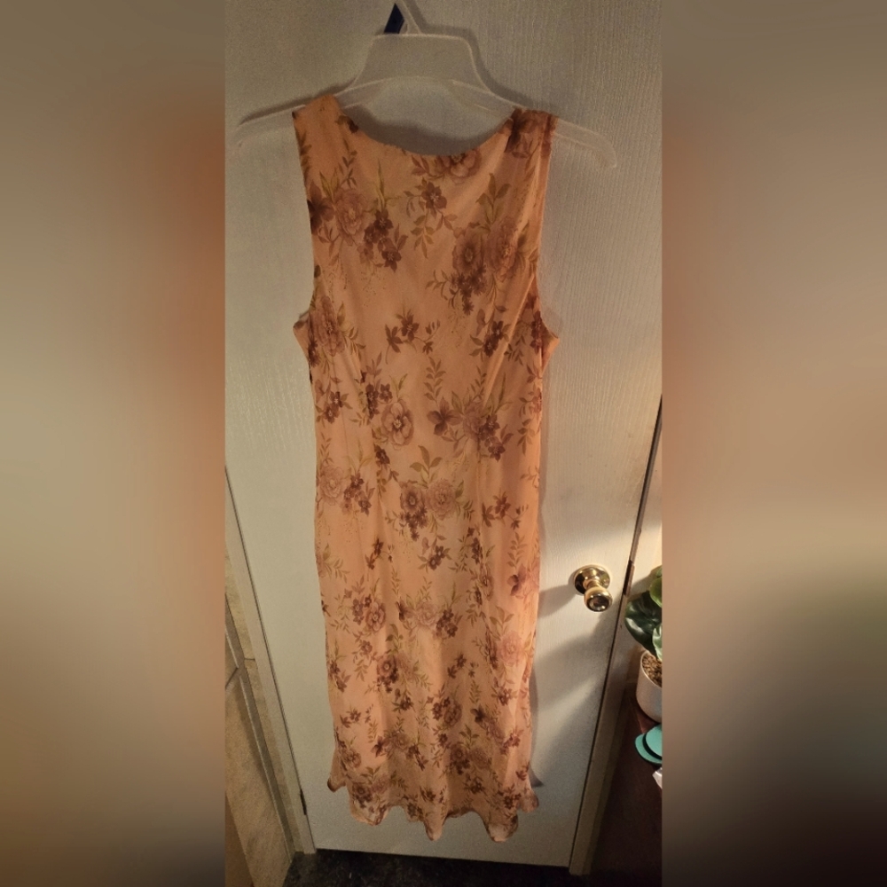 Connected woman 18W Floral Sleeveless Lined Dress in Peach and Brown